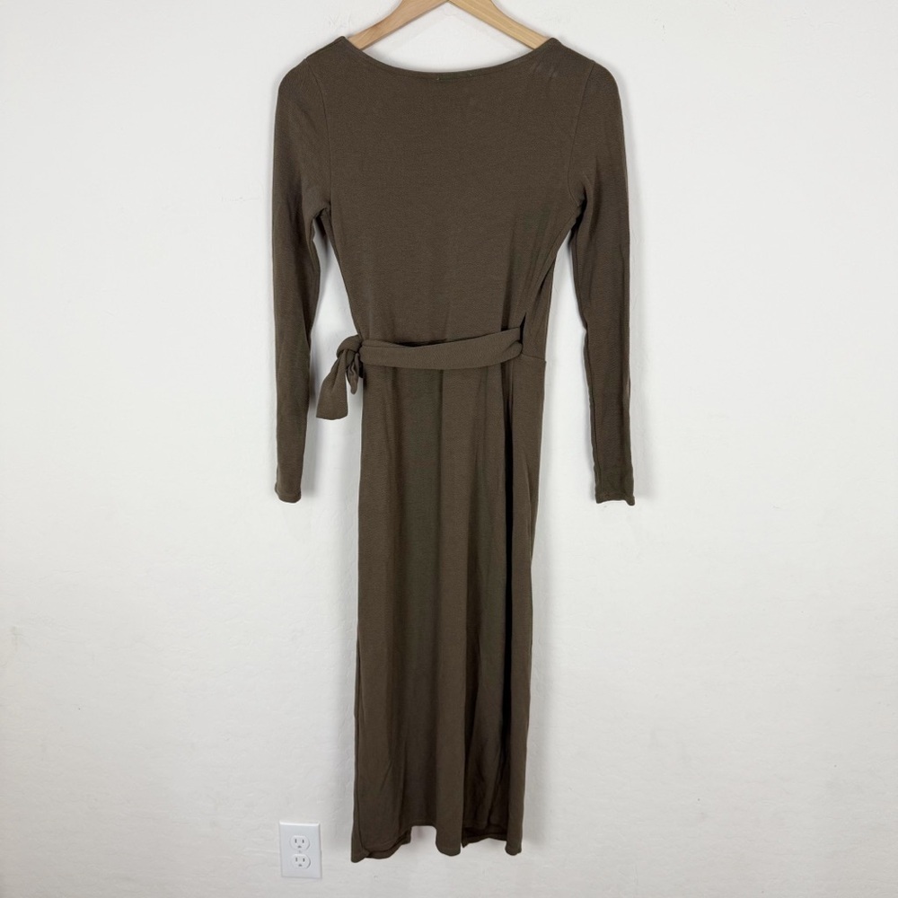 aritzia babaton gaudi matte jersey wrap dress in bark brown - Picture 4 of 10
